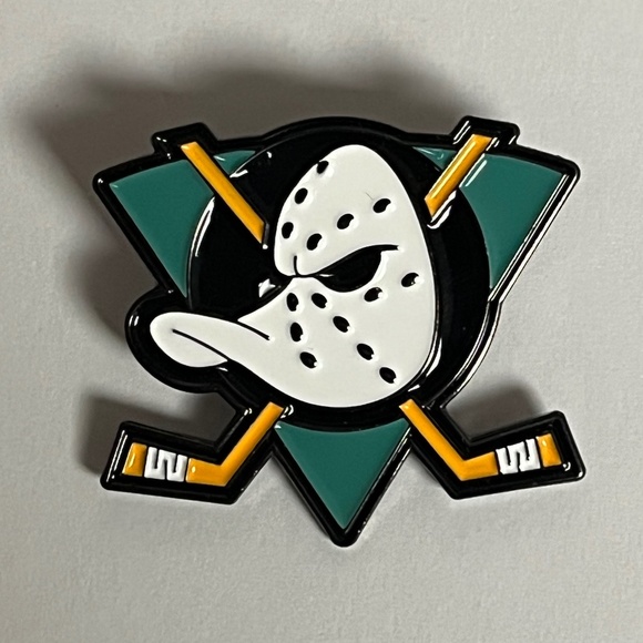 Anaheim Mighty Ducks Hat Pin Pins California Bag Hockey Fitted Hats Sports Logo - Picture 1 of 8